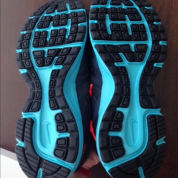 New!!! Nike sport shoes - Picture 2 of 3